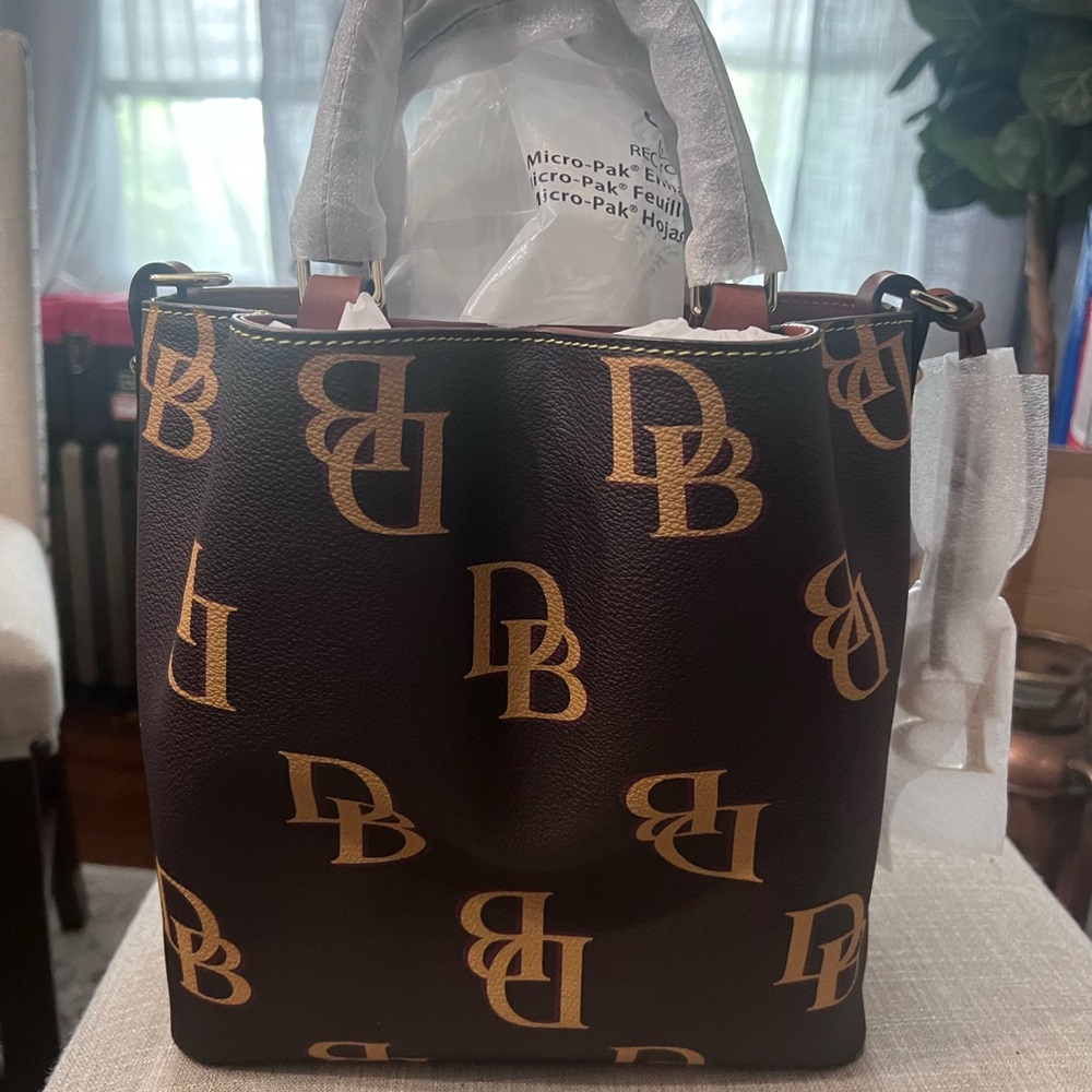 Dooney & Bourke Monogram Small Barlow - Brown Tmoro